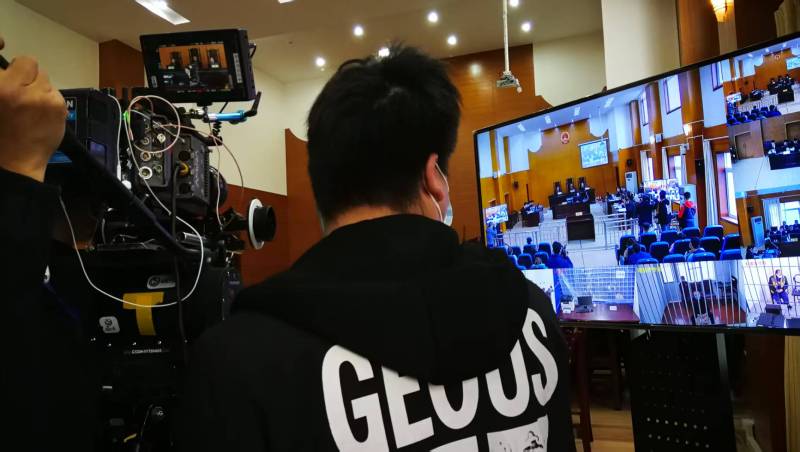 AI生成VS人工创意——余江县广告片拍摄公司的技术浪漫主义实践